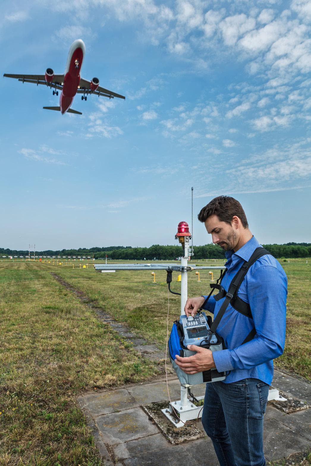 Analizador de navegación aérea y comunicaciones VHF/UHF R&S®EVSG1000